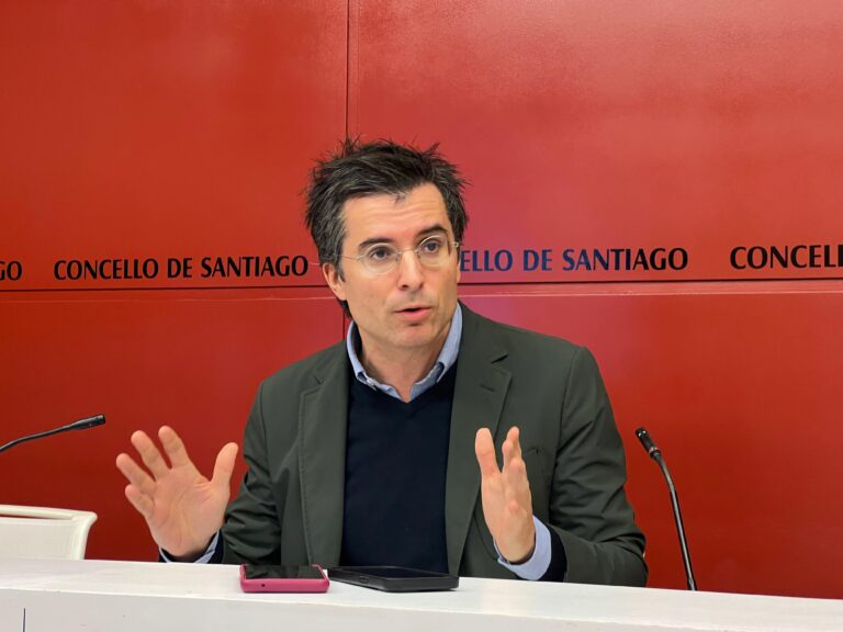 Verea acusa ao goberno local de “mercantilizar solo público” e propón vivenda 100% pública en Santiago