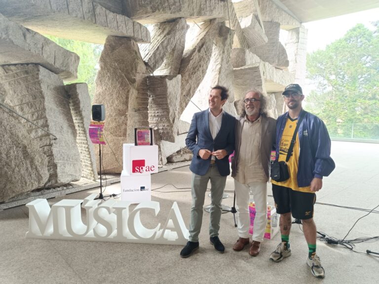 Boyanka Kostova, Lua de Santana e 9Louro actúan este sábado en Santiago no Festival Acento