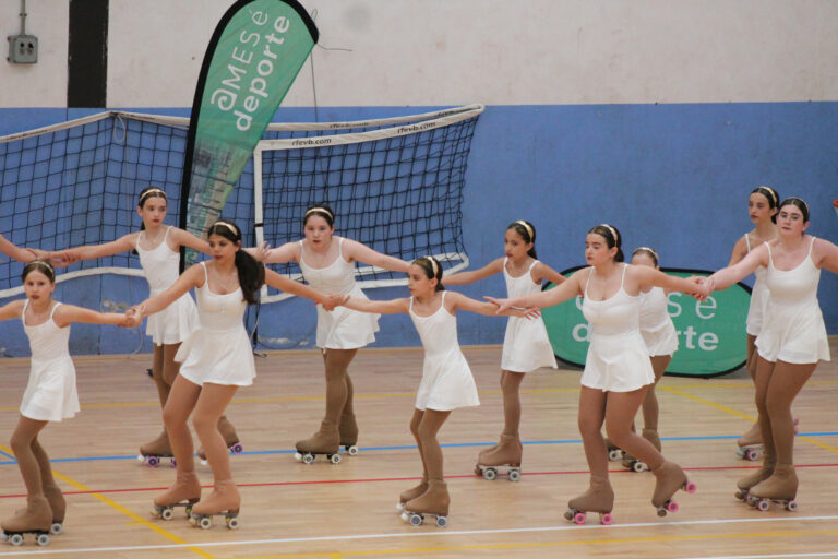 O Encontro de Patinaxe Artística reúne en Bertamiráns a preto de 200 escolares