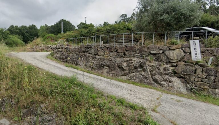 Un neno resulta ferido grave tras ser atropelado por un turismo en Val do Dubra