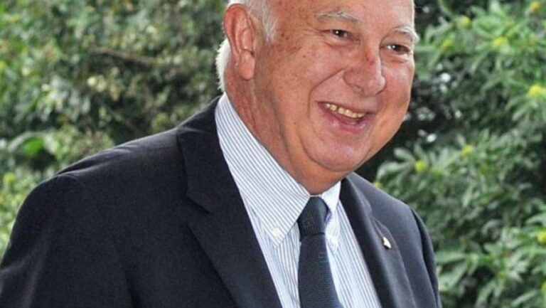 Juan Casares analiza no Ateneo os límites do planeta e os camiños cara a unha transición sostible