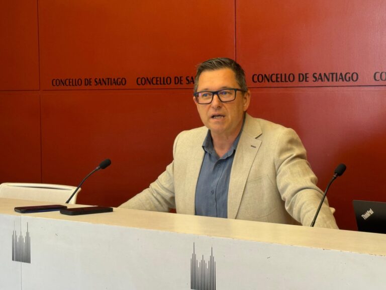 O PP de Santiago critica ao Concello de Santiago polos carteis de Galiza Nova sobre Leonor