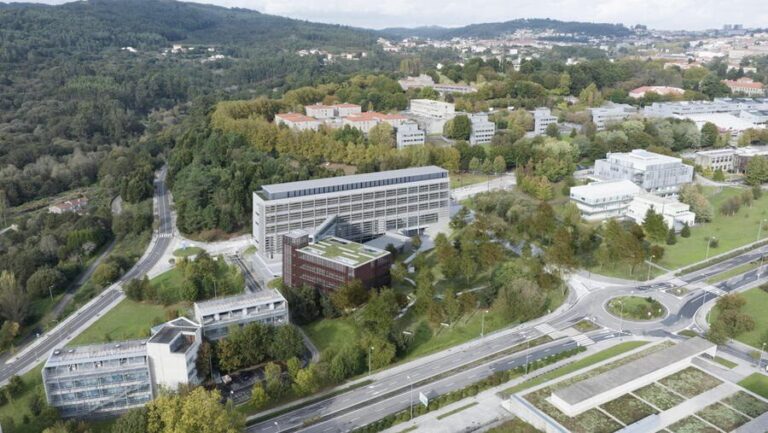 REGEIFAR celebra o inicio das obras da Cidade da Saúde, pero advirte de que chega “moi tarde”