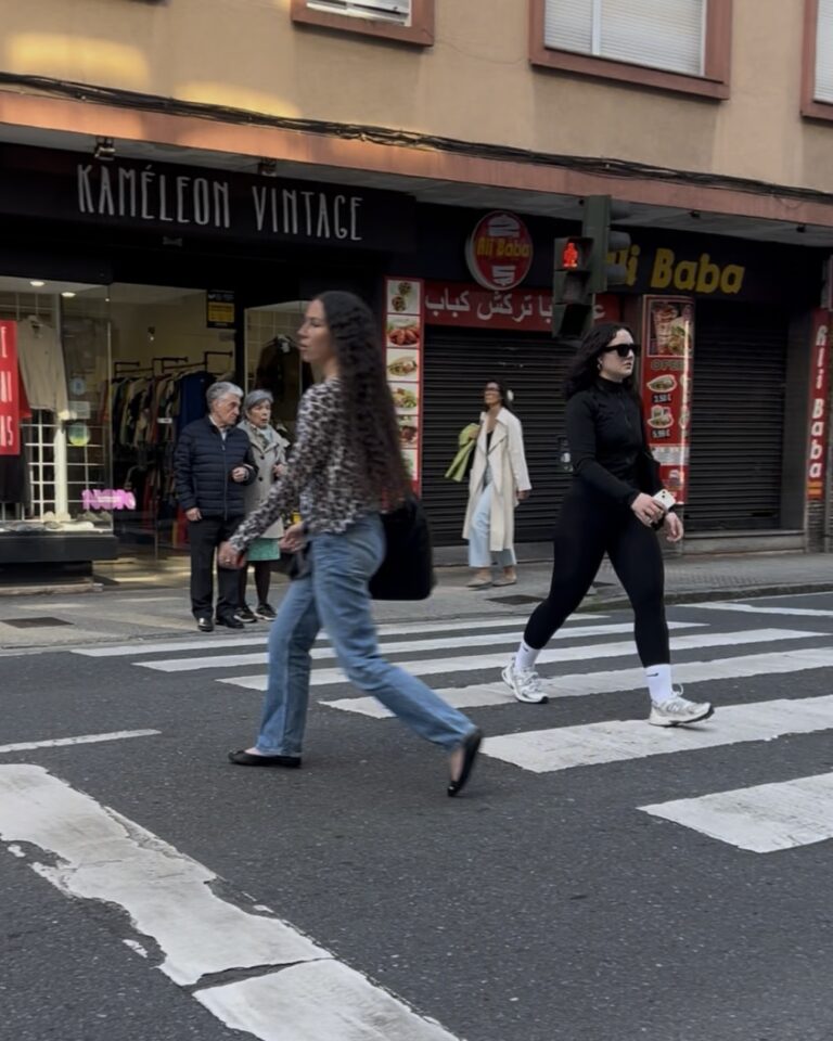 Cando o verde non chega: semáforos que tardan en cambiar e peóns que prefiren non agardar