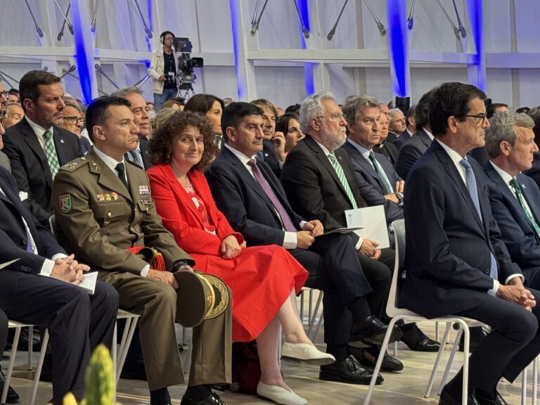 Sanmartín asiste á entrega das Medallas de Galicia, concedidas aos alcaldes do Porto e Braga