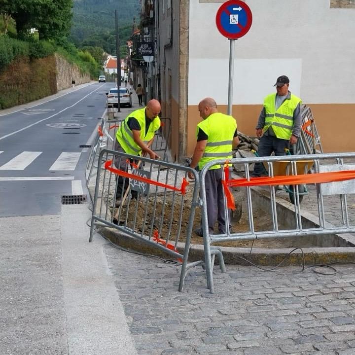 O Concello mellora a accesibilidade e drenaxe no campo de San Clemente como continuidade das obras na rúa do Pombal