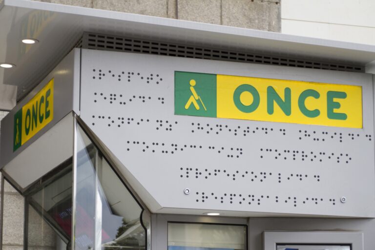 O sorteo Mi día da ONCE deixa premios por 6.000 euros no Polígono do Tambre