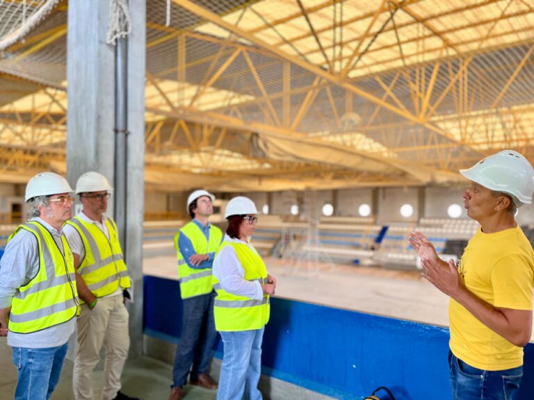 O Concello comproba o avance das obras no Complexo Deportivo de Santa Isabel