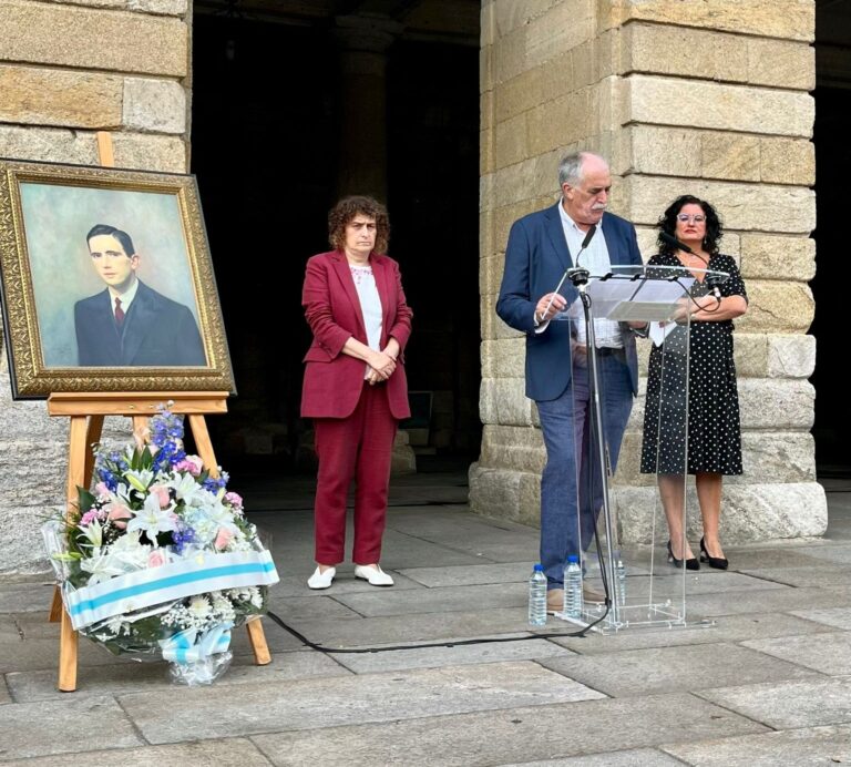 Sanmartín reivindica en Compostela a figura de Ánxel Casal como símbolo de compromiso e memoria
