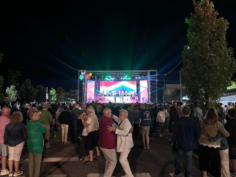 Bertamiráns toma o relevo das festas coa celebración da Peregrina tras o peche da Madalena no Milladoiro