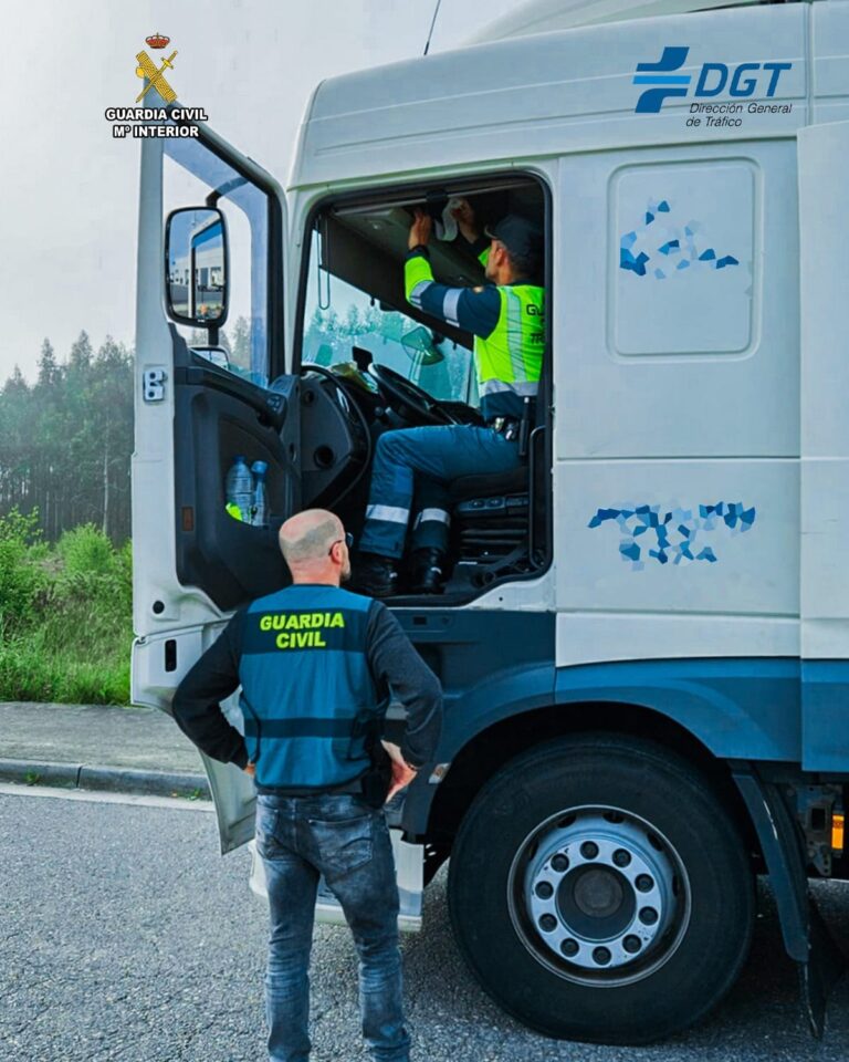 Investigado un profesor de autoescola de Santiago por impartir clases prácticas sen certificado