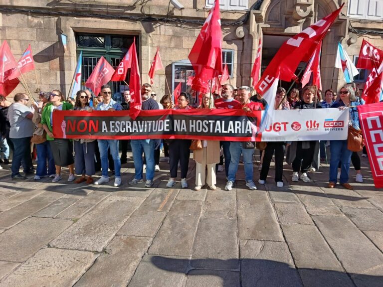 Sindicatos protestan en Compostela contra a precariedade na hostalaría e reclaman un convenio “digno”