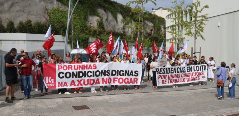 As traballadoras de coidados denuncian en Santiago a precariedade laboral e salarial que padecen