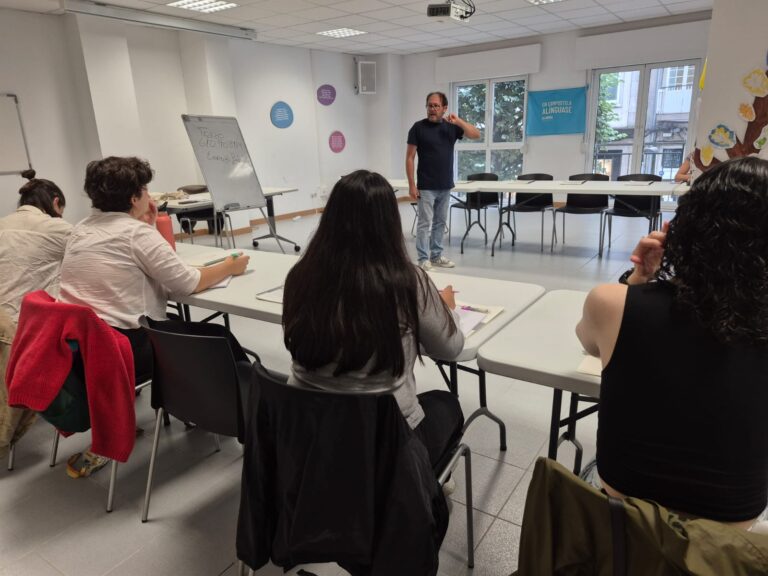 Compostela inicia os obradoiros de acollemento lingüístico con participantes de máis de dez países