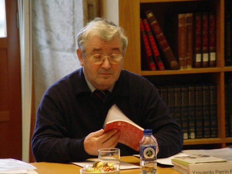 Falece Ramón Yzquierdo, catedrático de Historia e experto na Catedral de Santiago