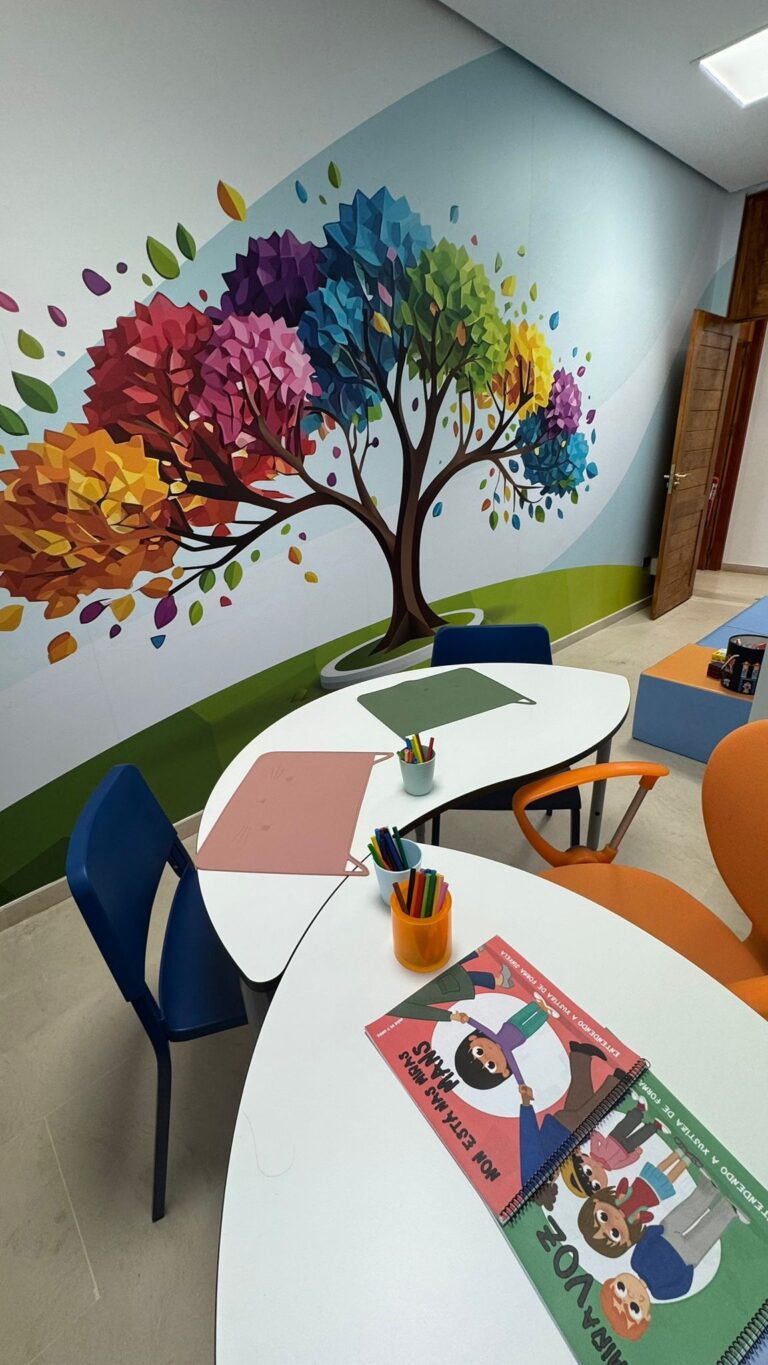 Nova sala de espera nos xulgados de Santiago acondicionada para menores