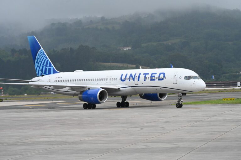 Santiago terá conexión directa con Nova York en maio de 2026 con United Airlines