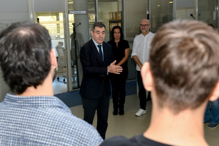 Santiago acollerá unha das seis novas fábricas europeas de intelixencia artificial centrada na saúde