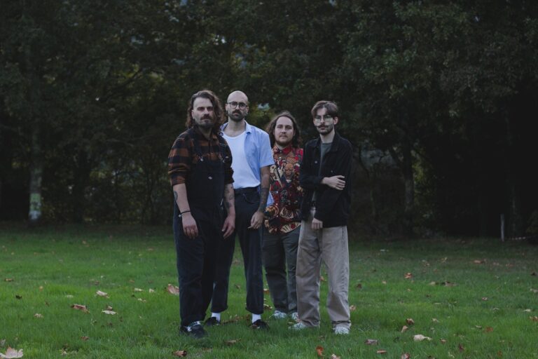 Acouga, actuación desta noite no SiSons Festival: “Queremos atopar a nosa voz propia dentro da música alternativa galega”