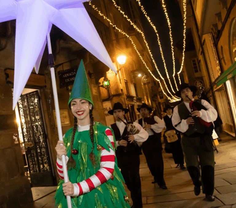 O Concello de Santiago adxudica á empresa ‘Iluminaciones Santiaguesas SL’ o alumeado de Nadal para 2025 e 2026