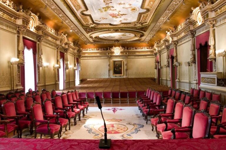 A USC acollerá un acto de homenaxe a Emilio Cao, pioneiro da arpa celta en Galicia