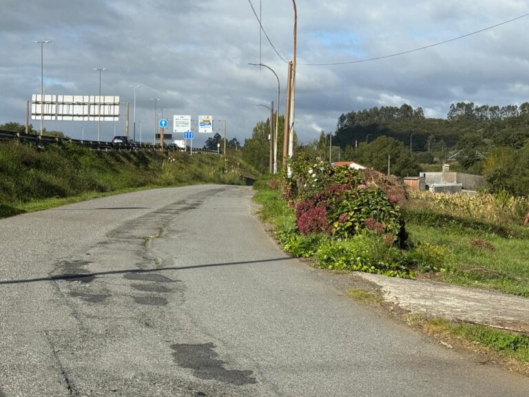 Adrián Villa reclama o arranxo do firme e a construción de beirarrúas en varias rúas de Amio