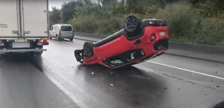 Retencións na AP-9 por un accidente con varios vehículos implicados en Compostela