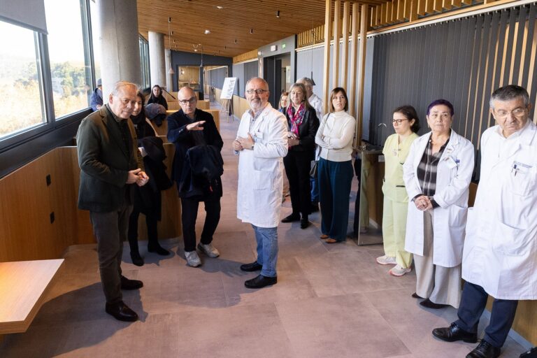O CHUS inviste case un millón de euros na humanización da terraza do hospital de día de oncohematoloxía
