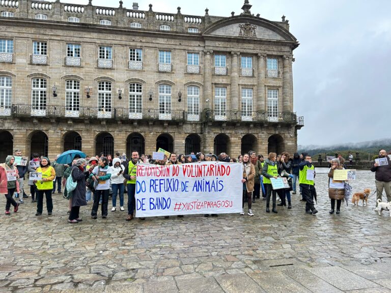 Voluntariado do refuxio de Bando reclama a súa readmisión tras as protestas polo sacrificio do cano Gosu