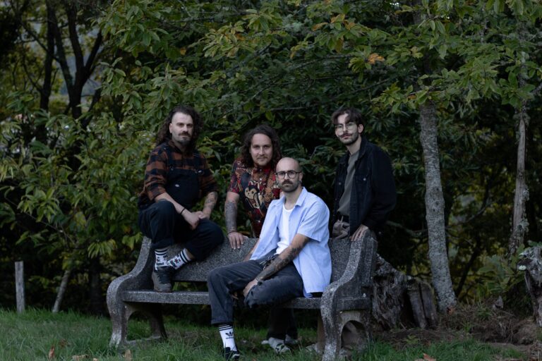 Acouga despídese do seu primeiro disco ‘Ámbar’ cun concerto especial no Riquela Club