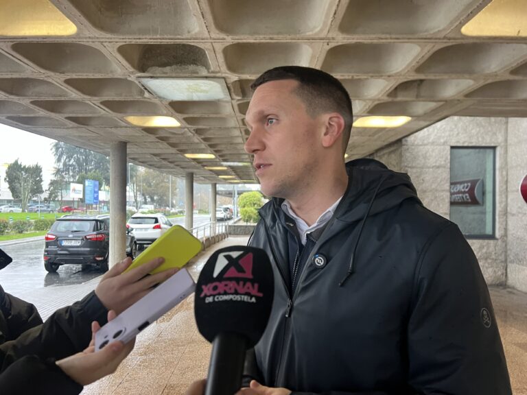 O PSdeG reclama ceses no Sergas tras denunciar un novo colapso das urxencias do CHUS