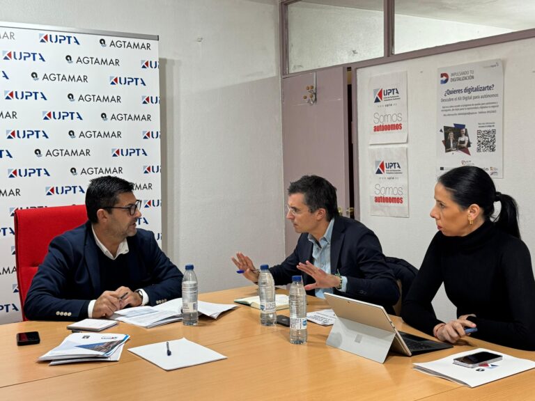 O PP de Santiago presenta un plan de choque para reactivar o comercio e apoiar os autónomos