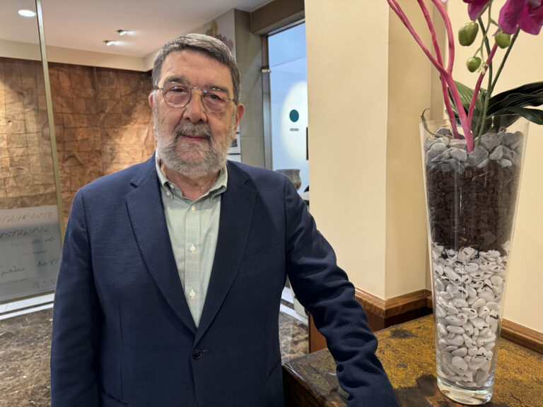 A Asociación de Balnearios de Galicia recoñece ao doutor Juan Gestal no seu 40 aniversario