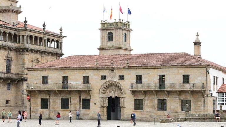 A USC en mans de mulleres: catro candidatas se presentan para reitoras tras a retirada de Mar Lorenzo