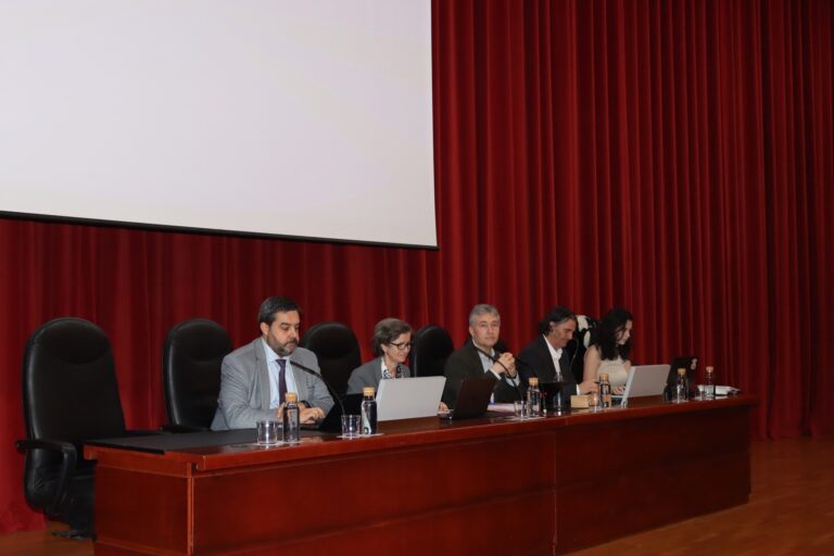 A UDC reclama unha resposta “clara” da USC e advirte que manterá a súa folla de ruta para Medicina