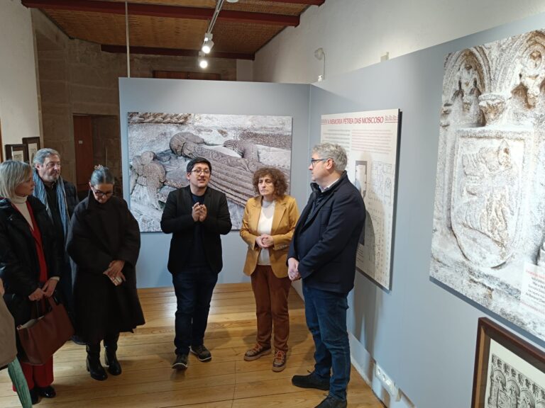 A alcaldesa reivindica o papel das mulleres con poder da Compostela medieval na apertura da exposición das Moscoso