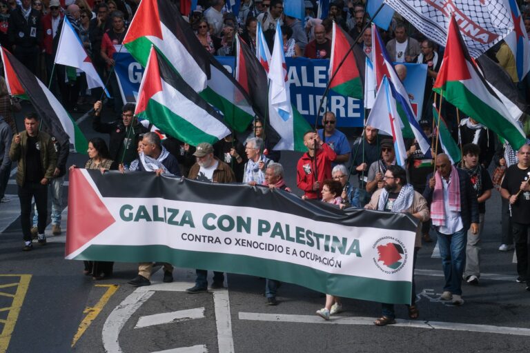 Asociacións solidarias convocan en Santiago unha acción simbólica en lembranza das vítimas palestinas