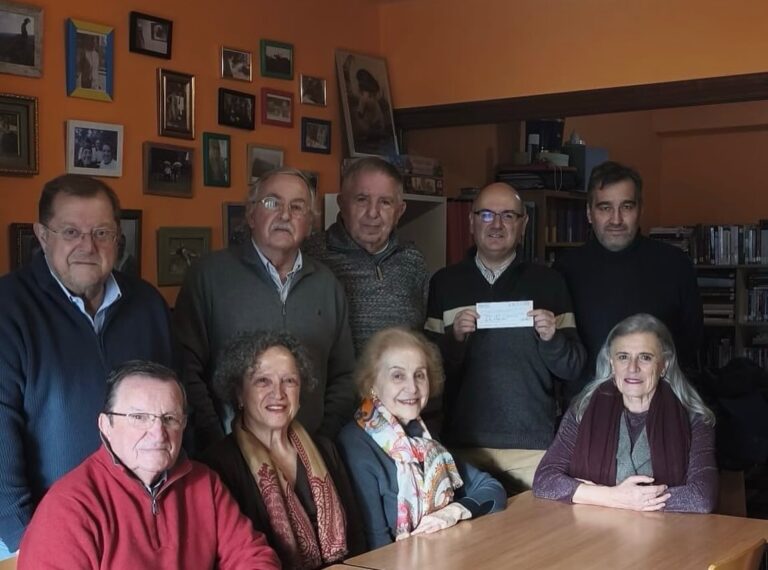 Compostela Solidaria entrega 6.300 euros á asociación Itínera tras o seu concerto solidario