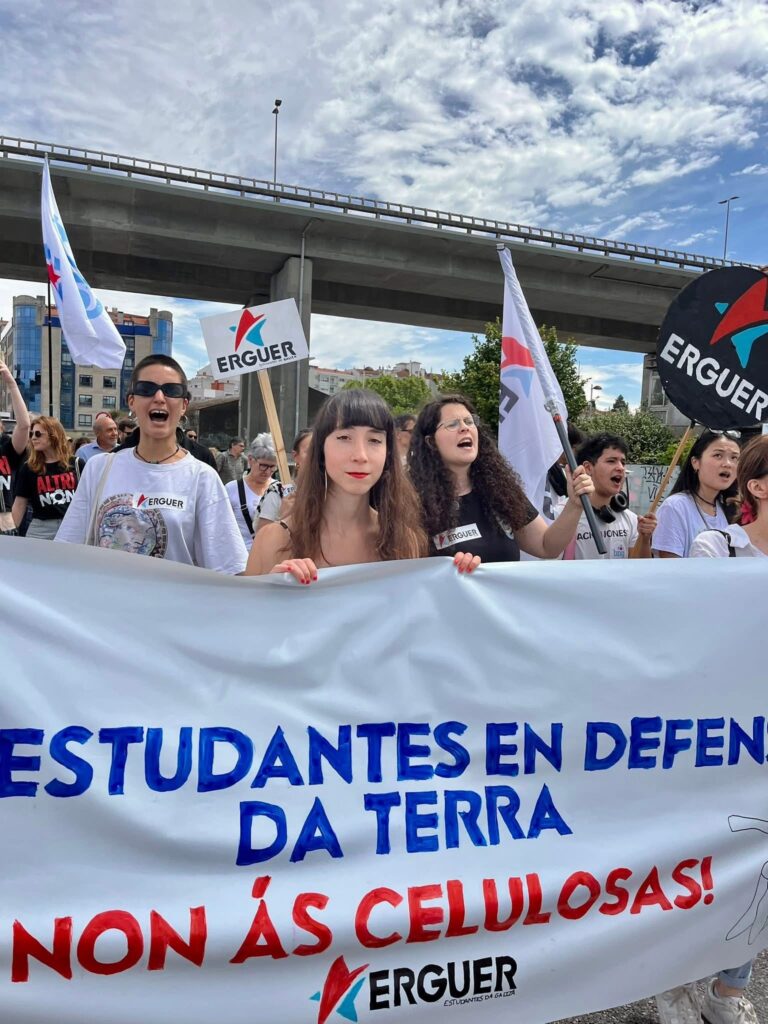 Unha estudante da USC denuncia acoso transfóbico en redes tras participar nun vídeo polo 25N