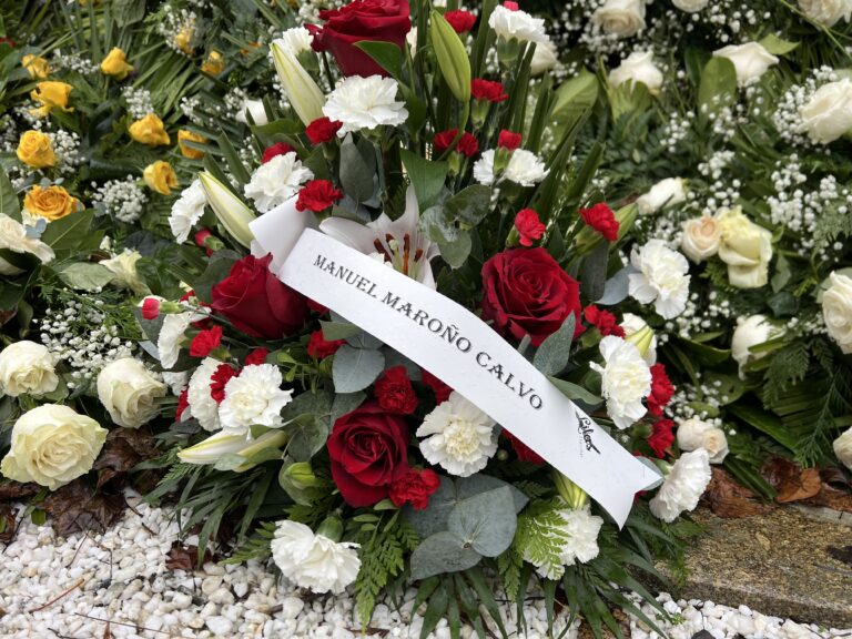 O PSdeG e a Fundación Luis Tilve homenaxean a Manuel Maroño no cemiterio de Boisaca