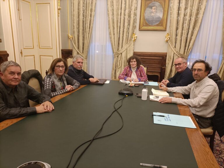 O Concello continúa as reunións coa veciñanza para abordar obras e melloras en varios barrios de Santiago