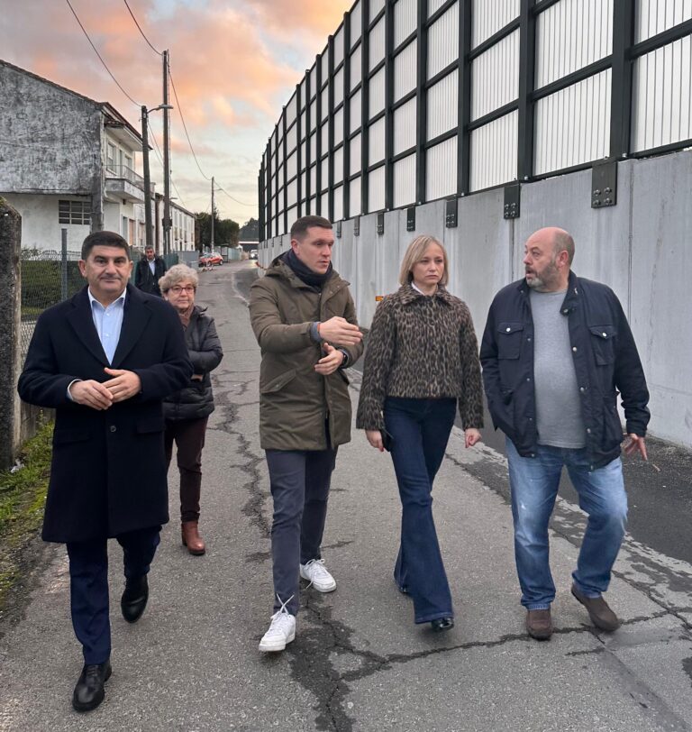 Adif instala en Laraño paneis acústicos translúcidos tras un ano de demandas veciñais