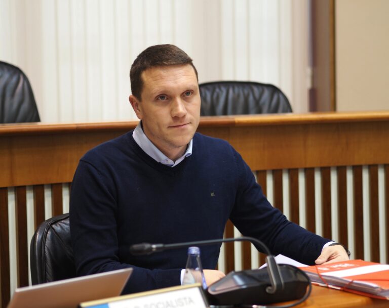 Aitor Bouza reclama a dimisión do xerente do Sergas polo colapso das urxencias do CHUS