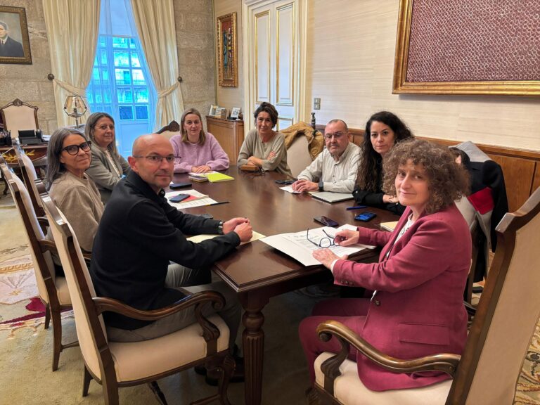 As non adscritas cuestionan a previsión de ingresos por multas nos orzamentos de Santiago