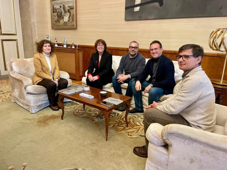 Alba Nogueira aborda co Concello iniciativas para reforzar a relación estratéxica da USC