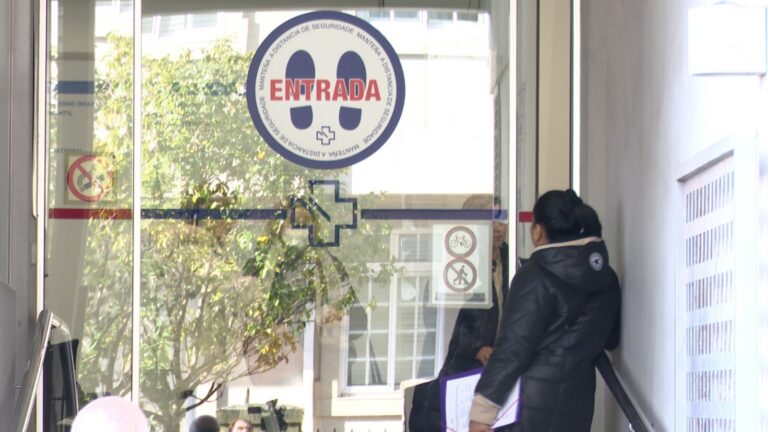 Convocan unha mobilización en Santiago contra o colapso sanitario: “Ou nos mobilizamos ou a sanidade seguirá destruída”