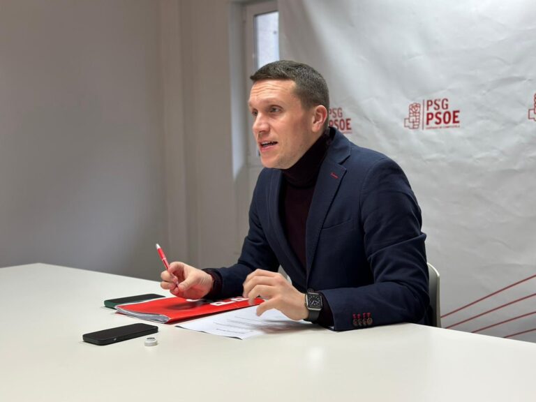 O PSOE de Santiago ve “tardía” a reunión do Concello con Turismo de Galicia tras tres anos de mandato