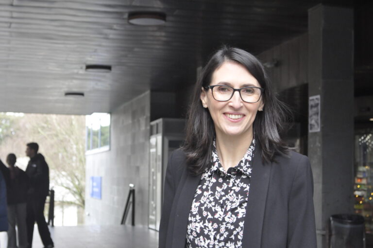 Rosa Crujeiras, candidata a reitora: “Temos que volver sentirnos orgullosos de ser parte da Universidade de Santiago”