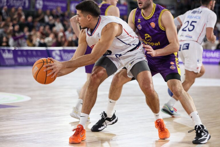 O Obradoiro remonta en Palencia e asina a duodécima vitoria consecutiva