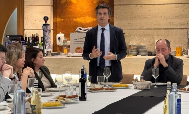 Verea reclama medidas urxentes para apoiar a industria turística de Santiago